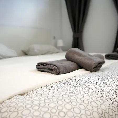 Perla Seven And Apartahotel 2*